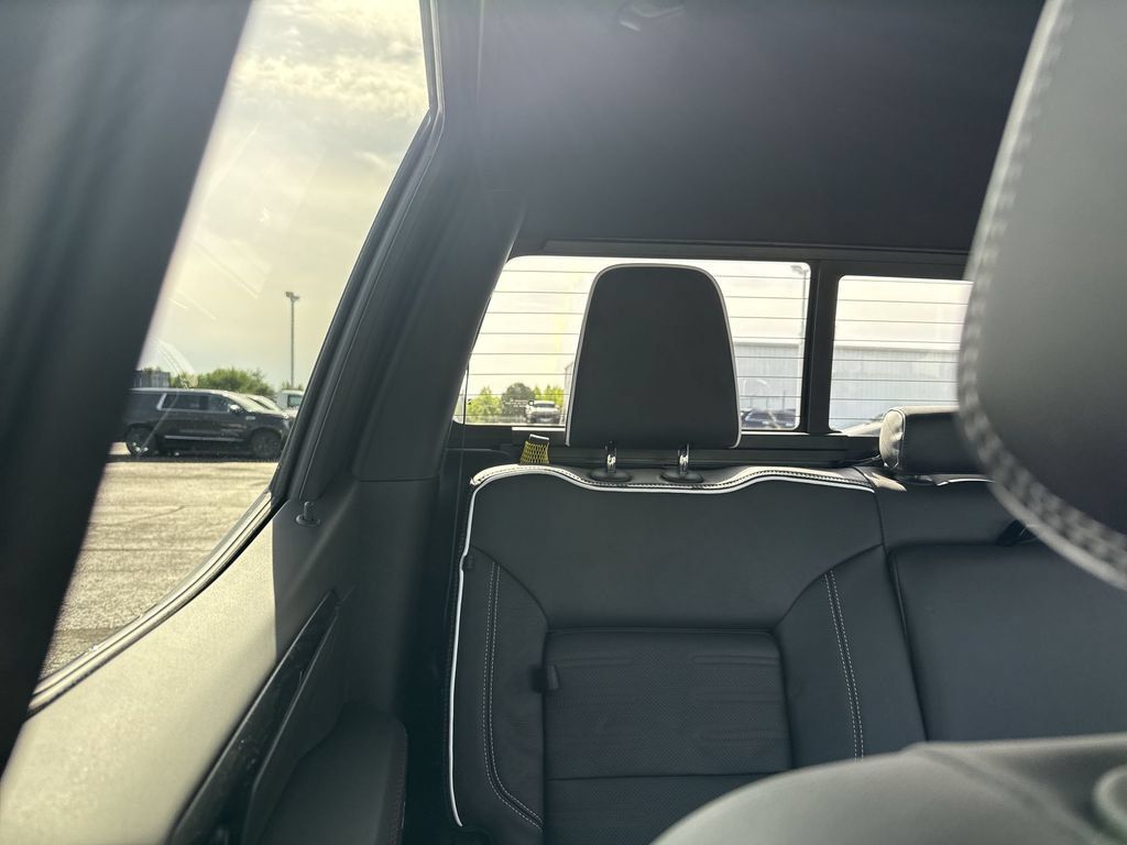 Certified 2026 GMC Sierra 1500 AT4X w/ AT4X AEV Edition AWD/4WD image 12