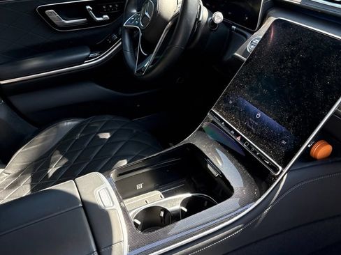 Used 2022 Mercedes-Benz S 580 4MATIC Sedan image 3