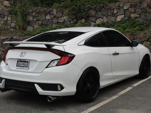 Used 2018 Honda Civic LX image 9