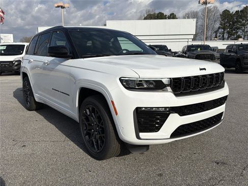 New 2026 Jeep Grand Cherokee Summit image 4