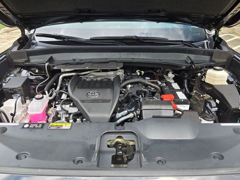 Used 2025 Toyota Grand Highlander AWD image 33