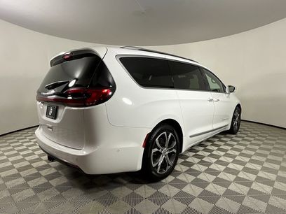 Used 2022 Chrysler Pacifica Pinnacle