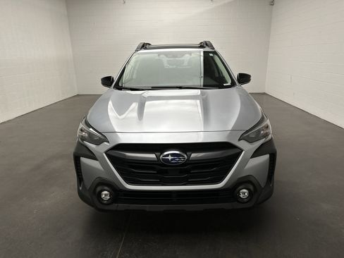 Used 2025 Subaru Outback Premium w/ Popular Package #1A AWD/4WD image 3