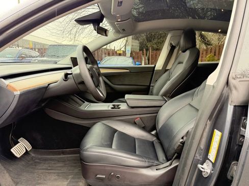 Used 2022 Tesla Model Y Performance image 10