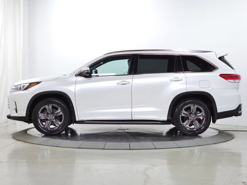 Used 2019 Toyota Highlander Limited Platinum AWD/4WD image 4