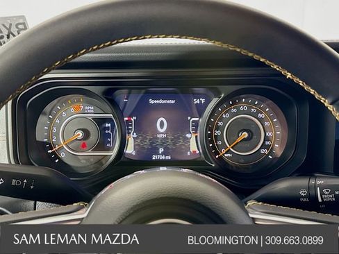 Used 2024 Jeep Wrangler Sahara image 12