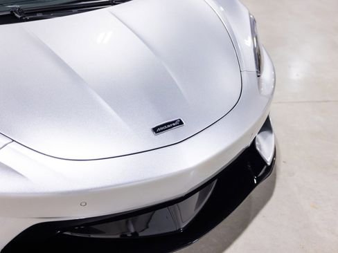 Used 2022 McLaren GT RWD image 21