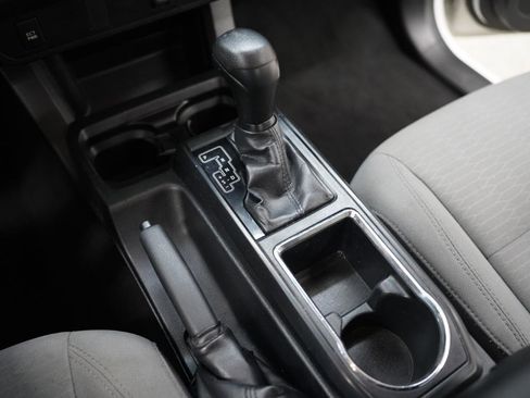 Used 2018 Toyota Tacoma SR image 22