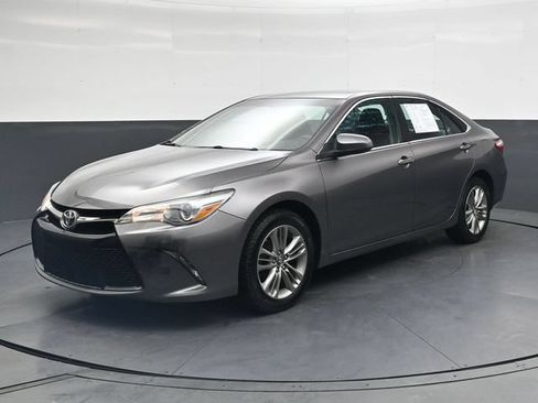 Used 2017 Toyota Camry SE FWD image 10