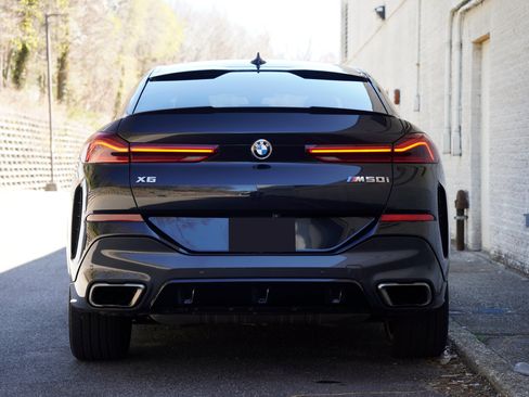 Used 2021 BMW X6 M50i w/ Premium Package AWD/4WD image 6