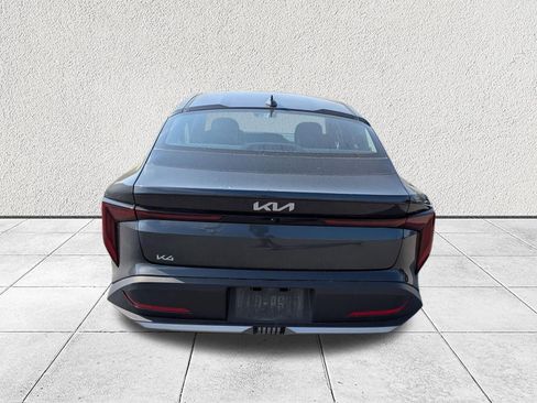 Used 2025 Kia K4 LX image 4