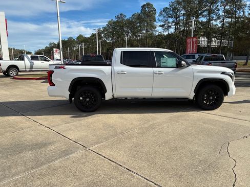 New 2026 Toyota Tundra SR5 image 8