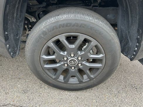 Used 2023 Toyota Tundra Platinum image 9