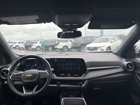 Used 2026 Chevrolet Equinox LT FWD image 18
