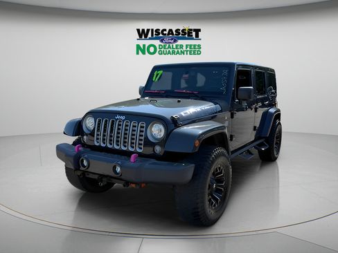 Used 2017 Jeep Wrangler Unlimited Sahara w/ Dual Top Group AWD/4WD image 17