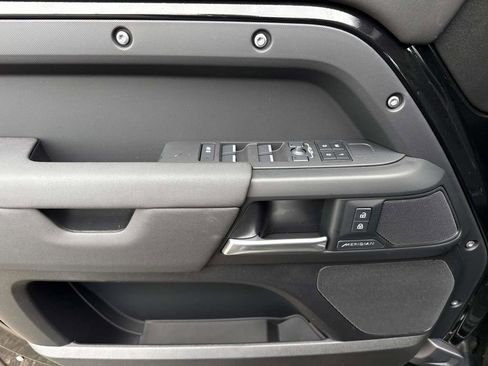 New 2026 Land Rover Defender 110 S AWD/4WD image 18