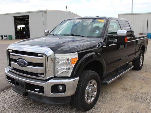 Used 2015 Ford F250 XLT w/ XLT Premium Package AWD/4WD image 2