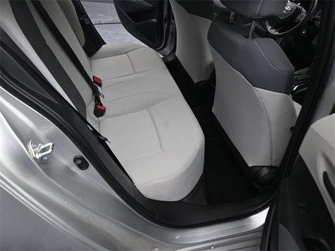 Used 2022 Toyota Corolla LE image 14