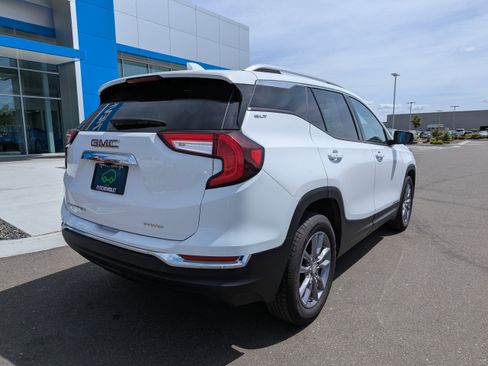 Certified 2024 GMC Terrain SLT AWD/4WD image 35