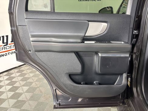 Used 2025 Ford Expedition Active AWD/4WD image 21