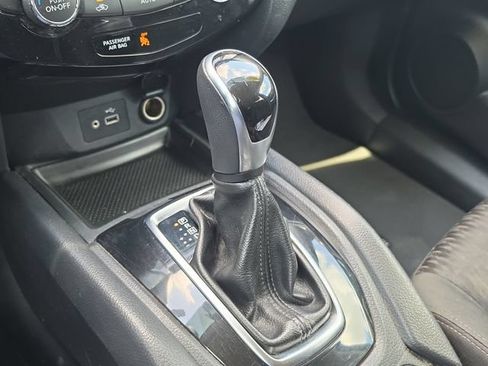 Used 2018 Nissan Rogue SV FWD image 29