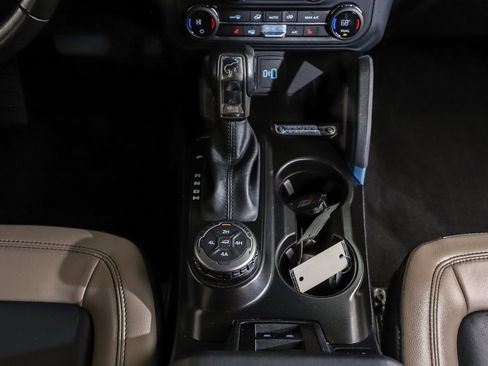 Used 2023 Ford Bronco Wildtrak image 16