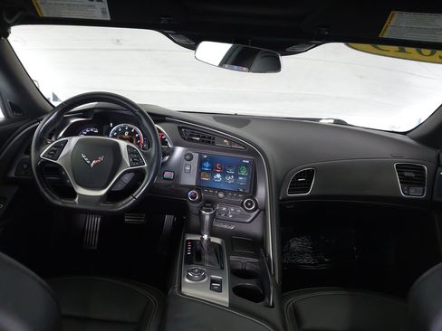 Used 2019 Chevrolet Corvette Stingray Coupe w/ Z51 1LT RWD image 5