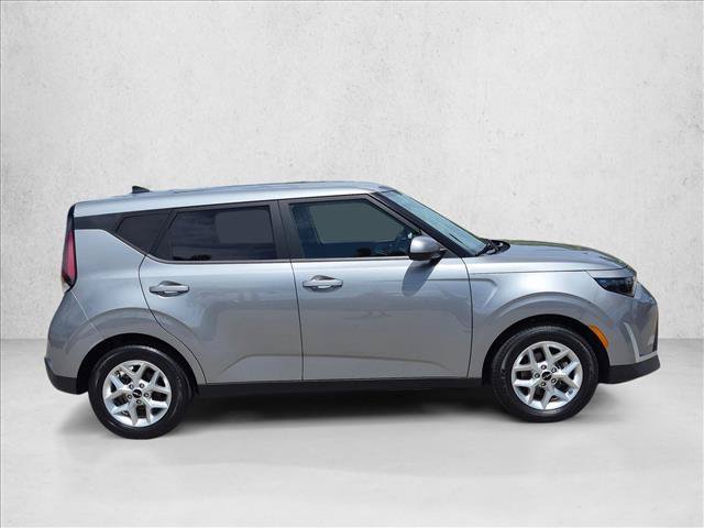 Used 2024 Kia Soul LX w/ LX Technology Package FWD image 4