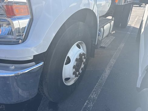 Used 2022 Ford F650 2WD Regular Cab Super Duty image 4