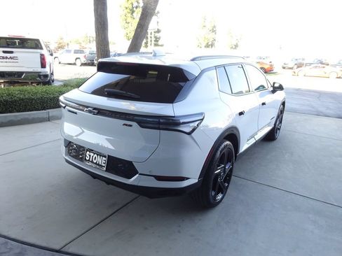 Certified 2024 Chevrolet Equinox EV RS FWD image 8