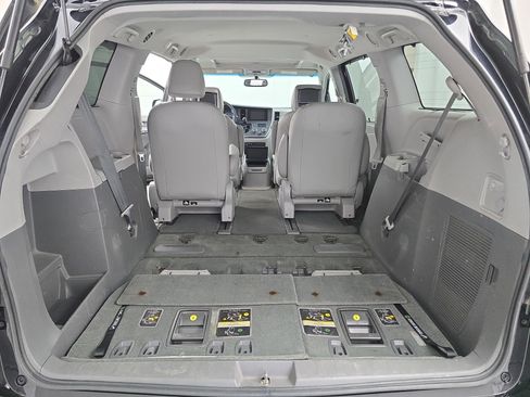 Used 2015 Toyota Sienna XLE image 13