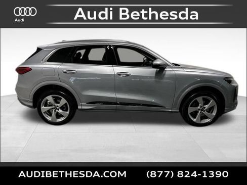 Certified 2025 Audi Q5 Premium w/ Premium Plus AWD/4WD image 8