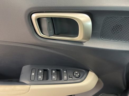 New 2026 Hyundai Venue SEL FWD image 19