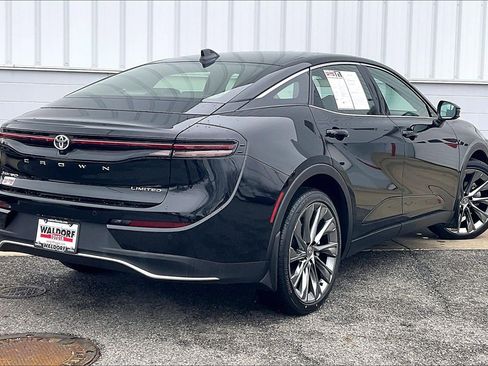 Used 2026 Toyota Crown Limited w/ Advanced Technology Package image 17