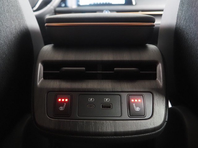 Used 2024 Nissan Ariya Evolve+ FWD image 29