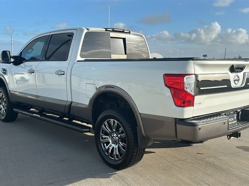 Used 2019 Nissan Titan Platinum Reserve w/ Platinum Utility Package AWD/4WD image 12