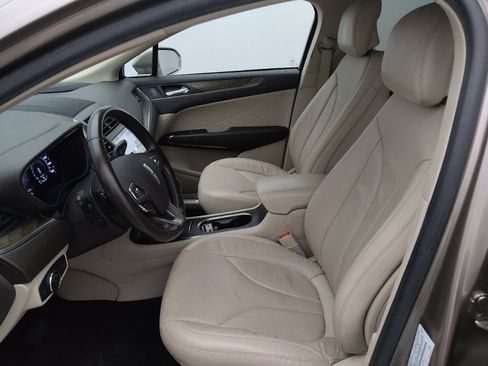 Used 2019 Lincoln MKC Reserve w/ MKC Technology Package FWD image 17