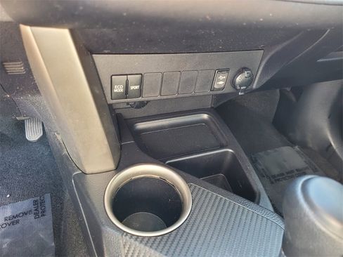 Used 2015 Toyota RAV4 XLE image 25