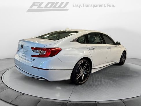 Used 2022 Honda Accord Touring image 9