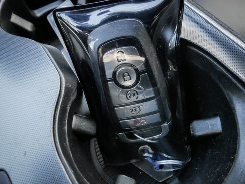 Used 2022 Ford Edge ST-Line AWD/4WD image 34