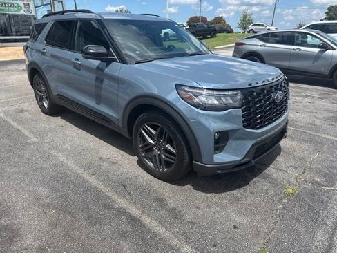 Used 2025 Ford Explorer ST w/ Sun And Sound Package AWD/4WD image 6