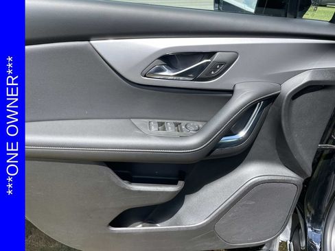 Used 2025 Chevrolet Blazer LT FWD image 18
