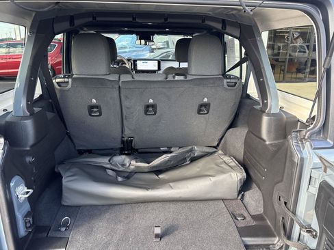 Used 2024 Jeep Wrangler Unlimited Sport AWD/4WD image 11