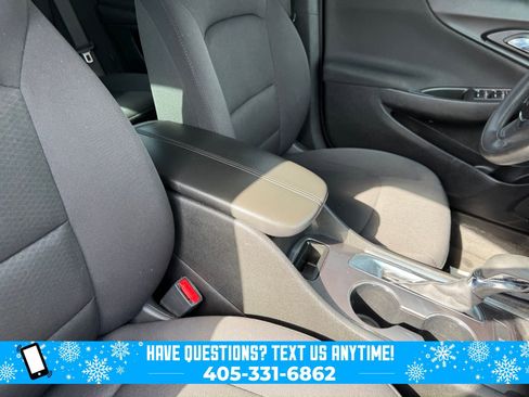 Used 2021 Chevrolet Malibu LT image 28