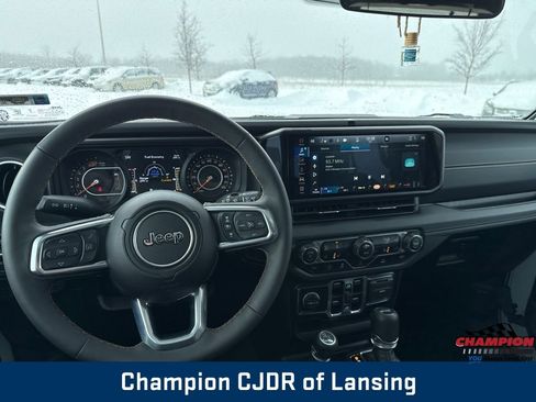 Used 2024 Jeep Wrangler Sahara image 19