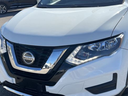 Used 2019 Nissan Rogue S image 11