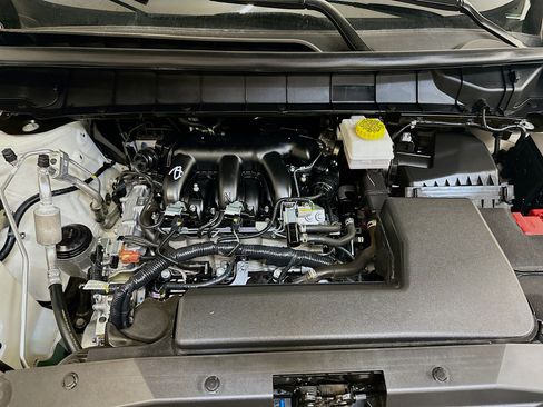 Used 2025 Nissan Pathfinder SV AWD/4WD image 35