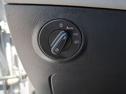 Certified 2023 Volkswagen Taos SE image 25