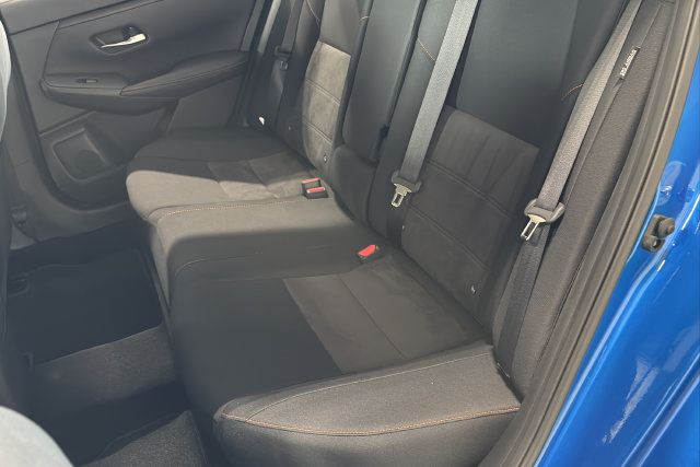 Used 2022 Nissan Sentra SR w/ Electronics Package FWD image 21