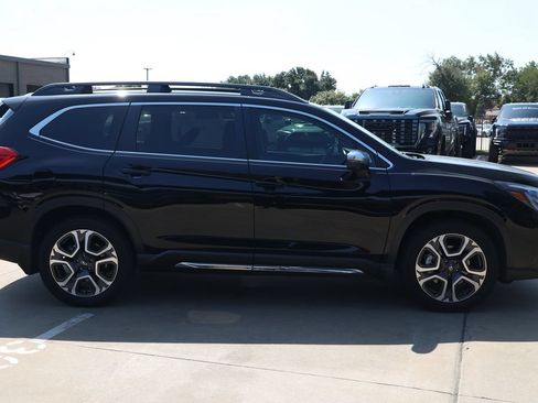 Used 2023 Subaru Ascent Limited w/ Technology Package AWD/4WD image 4